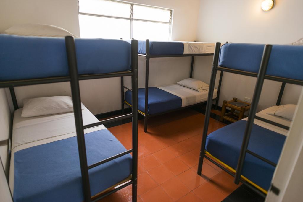 Saman Hostel Медельїн Екстер'єр фото