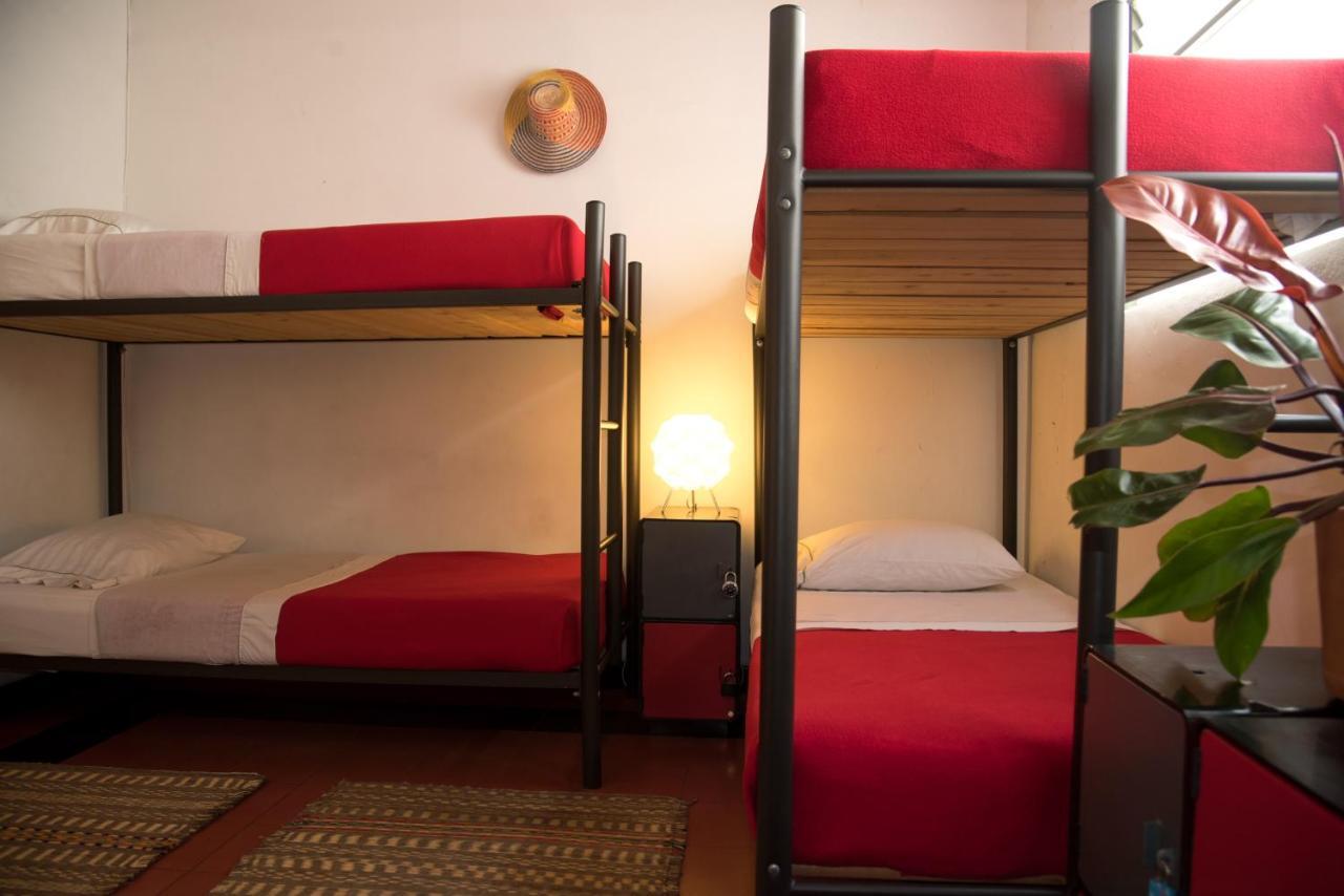 Saman Hostel Медельїн Екстер'єр фото