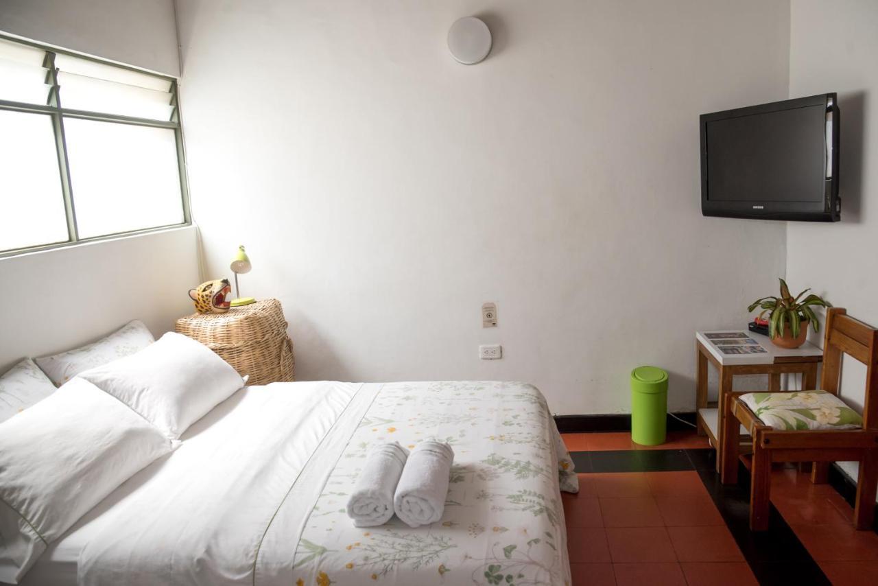 Saman Hostel Медельїн Екстер'єр фото